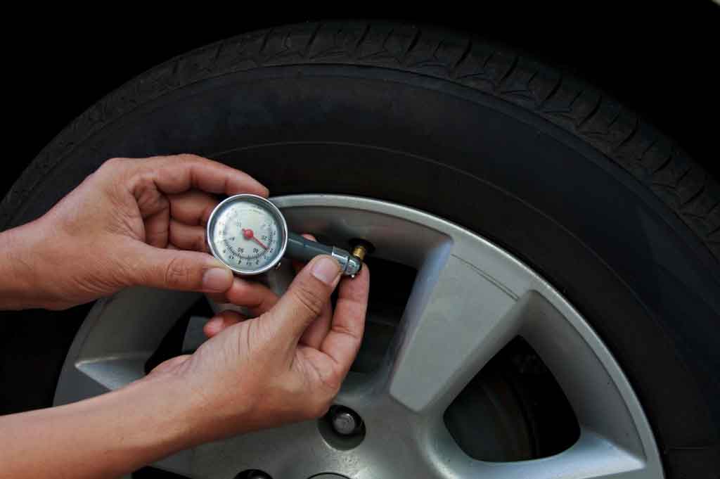 how to read tire pressure on tire